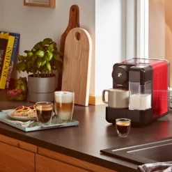 Tchibo Cafissimo Milk Kaffeemaschine Kapselmaschine Inkl. 30 Kapseln Für Caffè Crema, Espresso, Kaffee Und Milchspezialitäten, Rot -Kaffeemaschinenladen 0ab6ba70609adefa4566536c2dc03766